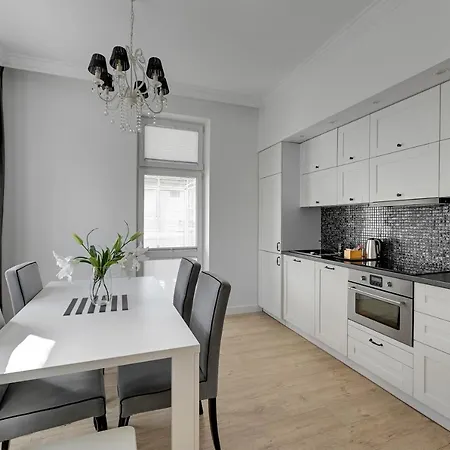 Glamour Przestronny Obok Monte Cassino By Grand Apartment