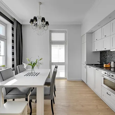 Διαμέρισμα Glamour Przestronny Obok Monte Cassino By Grand *