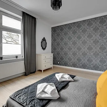 Glamour Przestronny Obok Monte Cassino By Grand Apartment