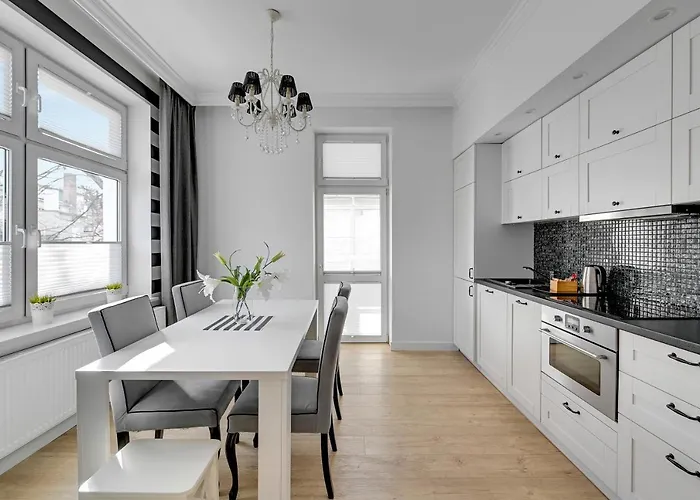 Apartment Glamour Przestronny Obok Monte Cassino By Grand *