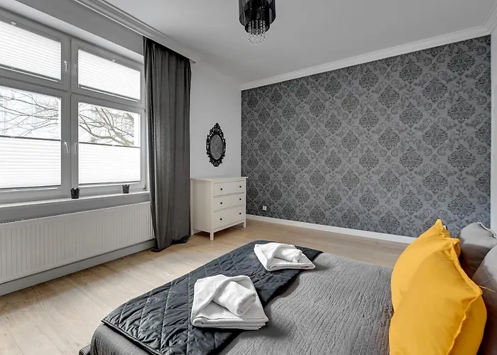 Glamour Przestronny Obok Monte Cassino By Grand Apartment